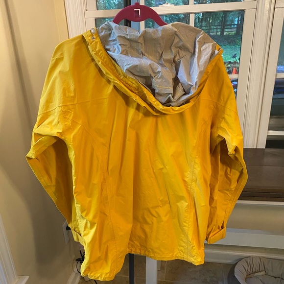 LL Bean Yellow Rain Coat - Picture 4 of 4
